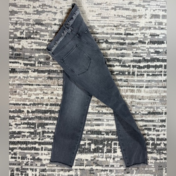 Good American Highrise Black Grey Fringe Fray Accent Jeans - Picture 6 of 15